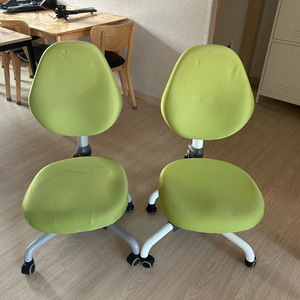아동용 책상의자 2개 세트 니스툴그로우 이미지