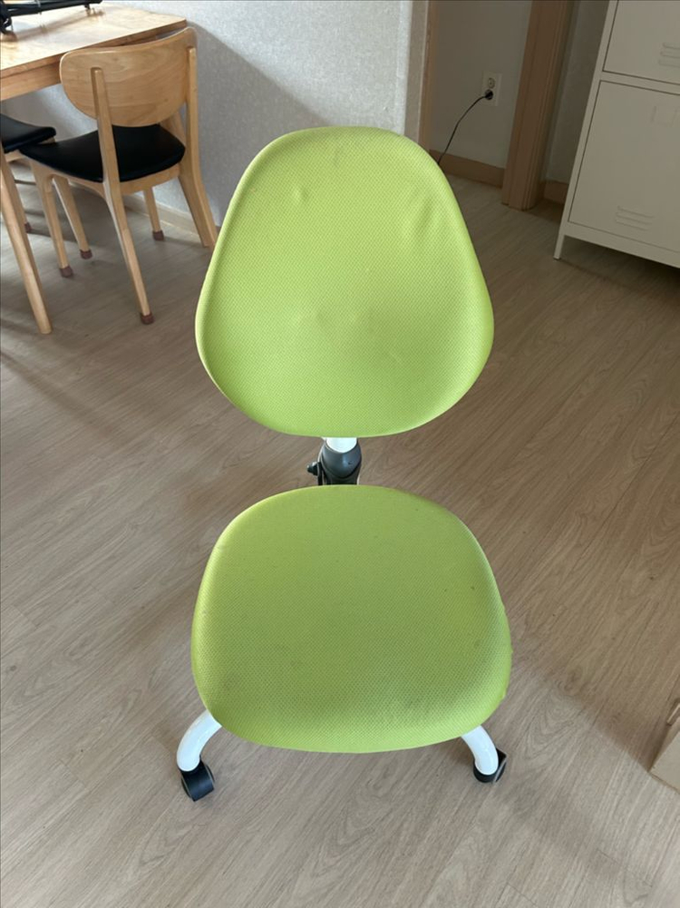 아동용 책상의자 2개 세트 니스툴그로우 이미지