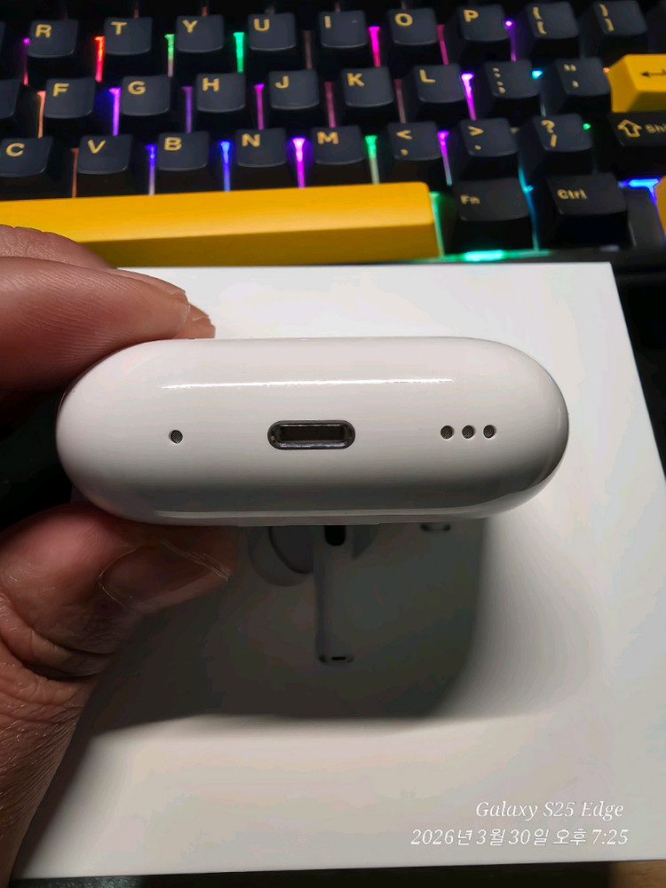 에어팟 프로 2세대 이미지