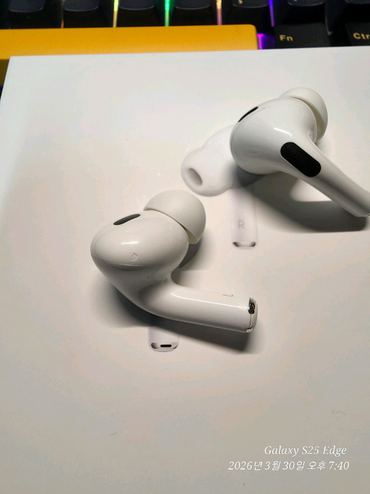 에어팟 프로 2세대 이미지