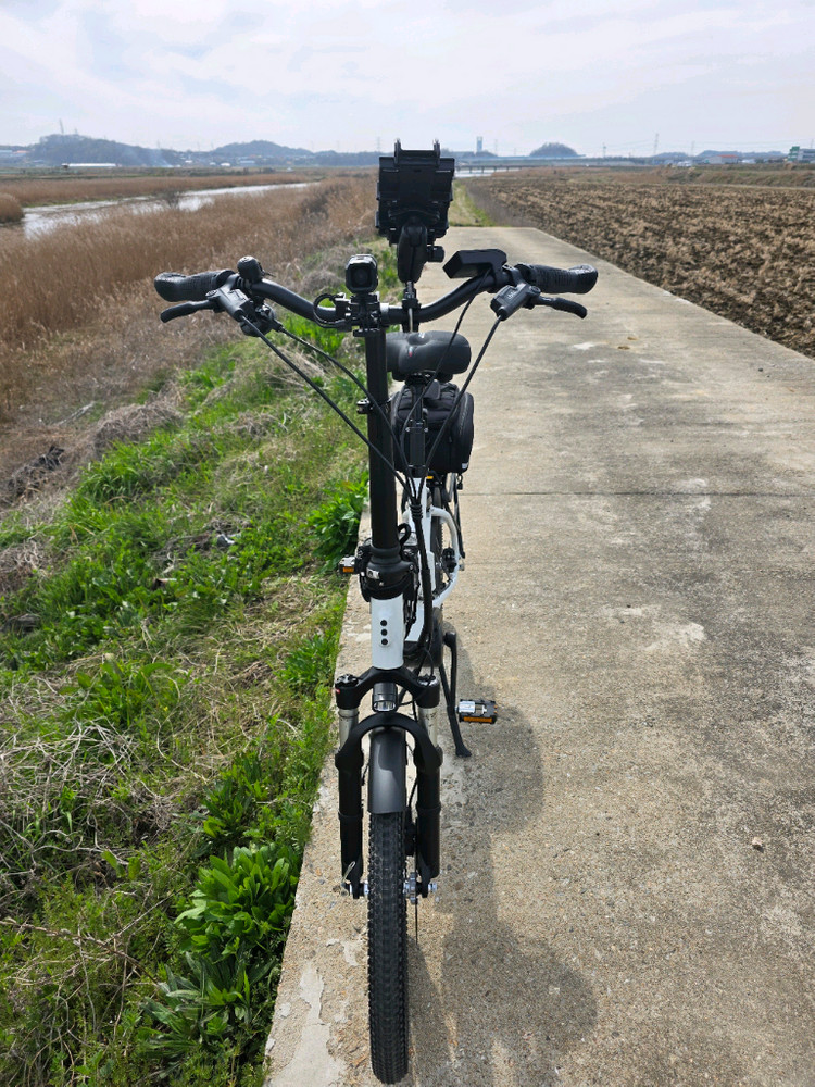 접이식 전기자전거 이미지