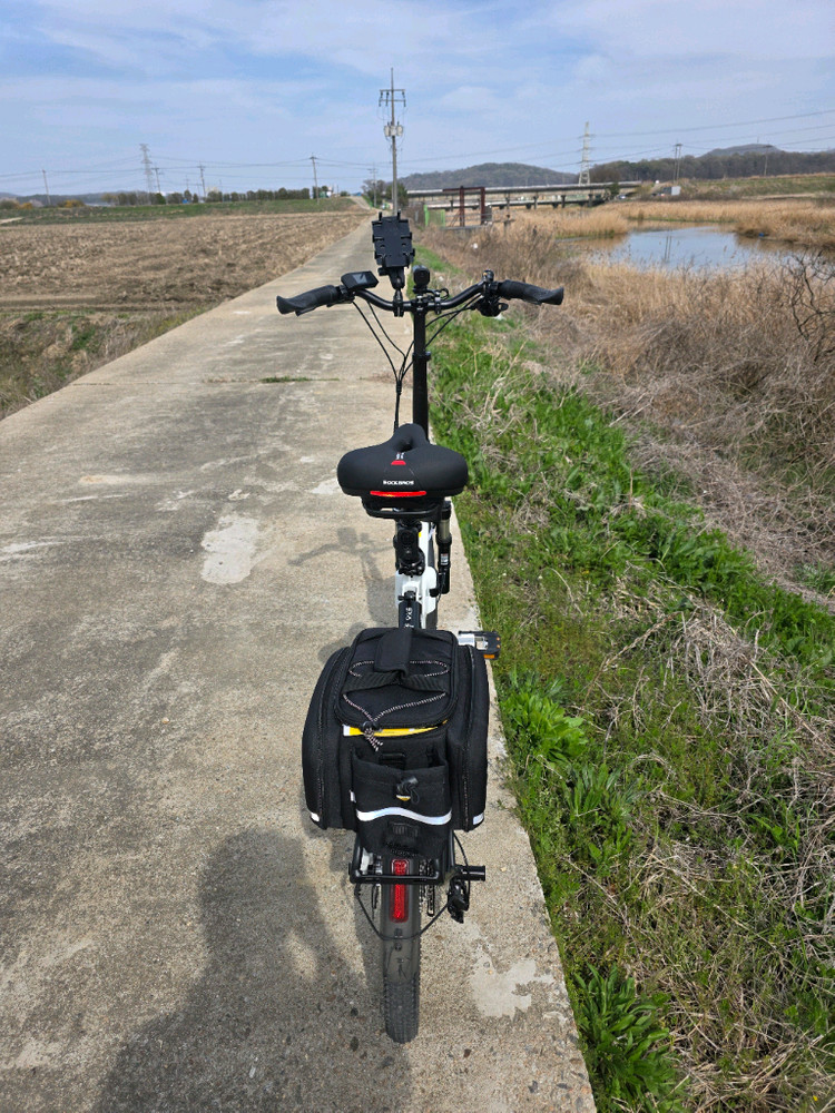 접이식 전기자전거 이미지