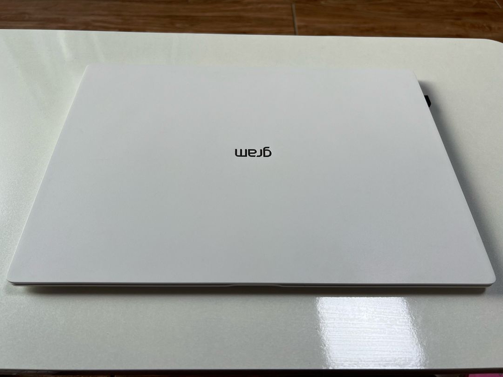 새상품급 LG 그램 프로 16인치 화이트 이미지