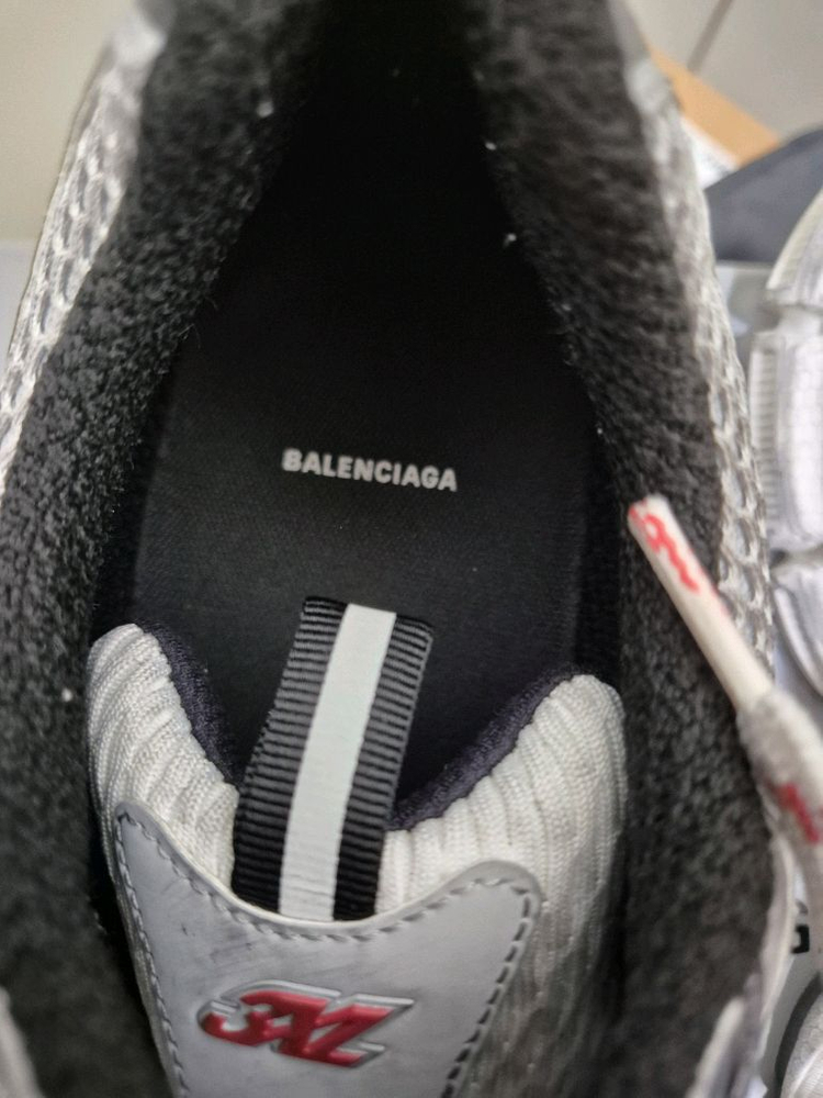 발렌시아가 3XL 43 그레이레드 이미지