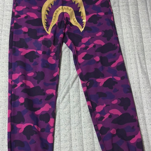 베이프(BAPE) 샤크 퍼플 금장 팬츠 L사이즈 판매합니다. 이미지