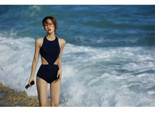 블랙 옆트임 수영복 비키니 이미지