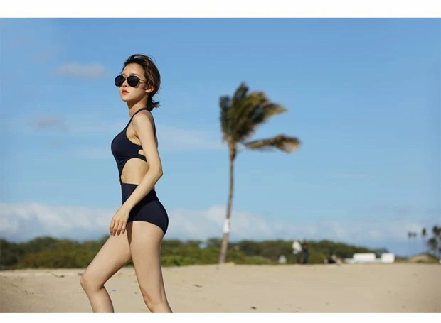 블랙 옆트임 수영복 비키니 이미지