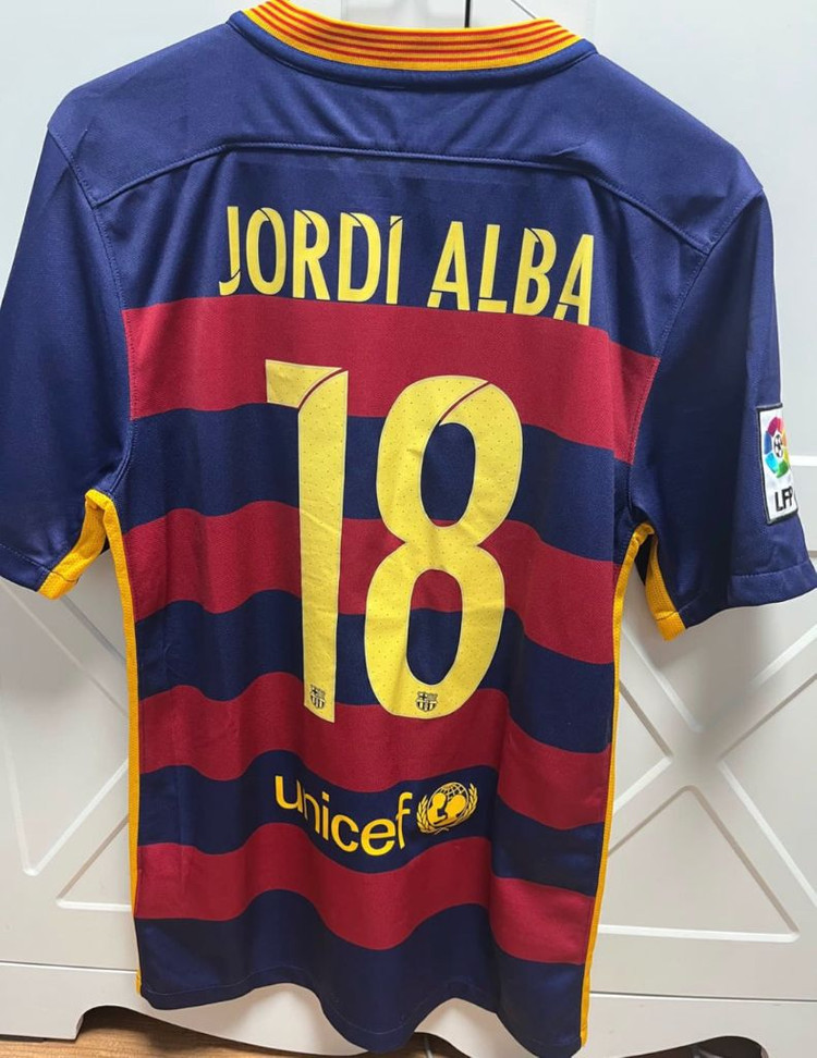 15/16 바르셀로나 조르디 알바 유니폼 이미지
