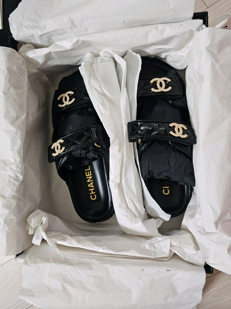 샤넬 벨크로 진주 뮬 슬리퍼 샌들 37(새상품) 이미지