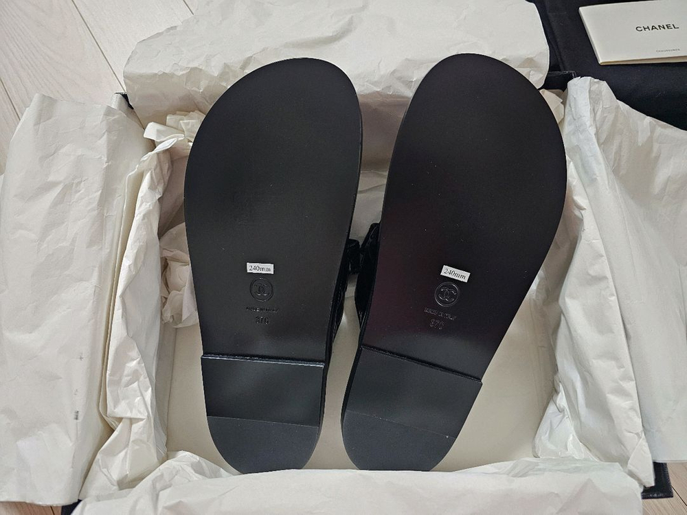 샤넬 벨크로 진주 뮬 슬리퍼 샌들 37(새상품) 이미지