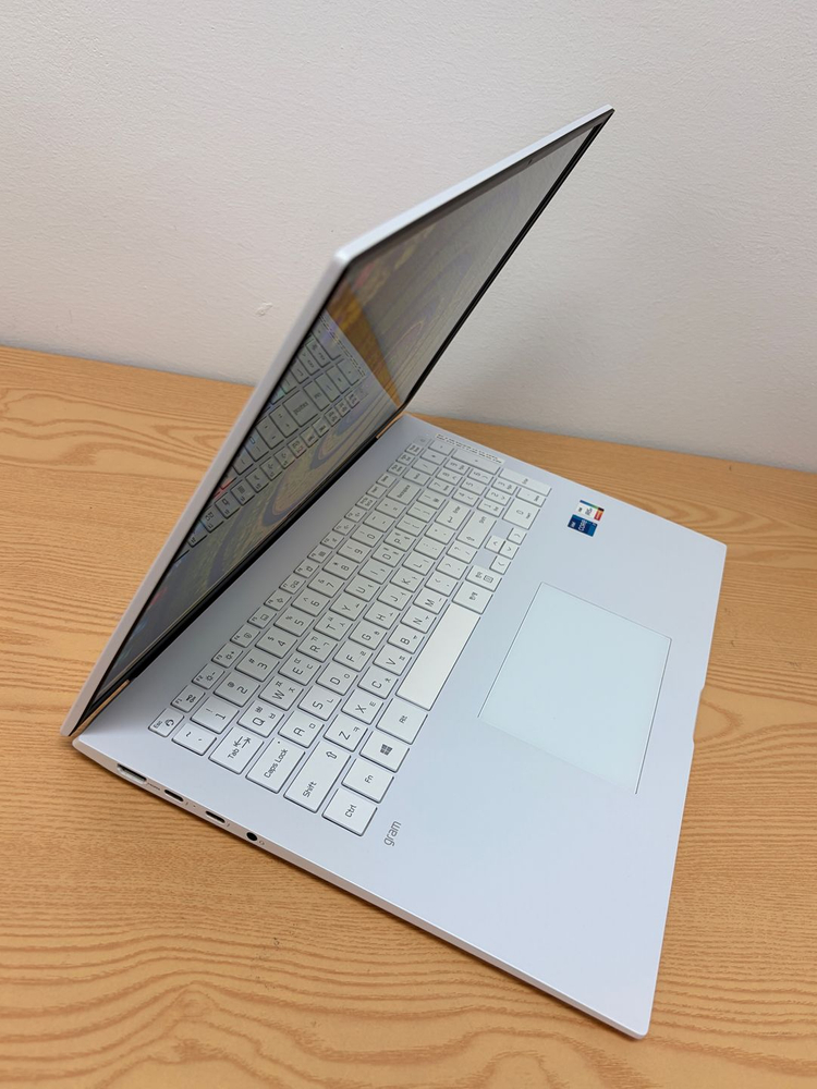 LG그램 17인치 17ZD90P I7 8GB 256GB 이미지
