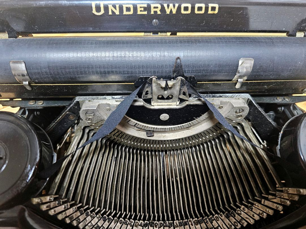 1933년제 언더우드 영문 타자기(실사용 가능) 이미지