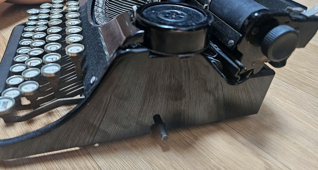 1933년제 언더우드 영문 타자기(실사용 가능) 이미지