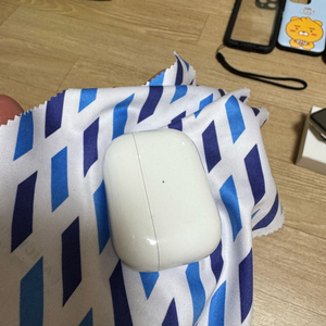 에어팟 프로2 C타입 무선충전 팝니다 이미지