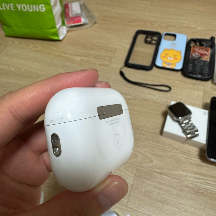 에어팟 프로2 C타입 무선충전 팝니다 이미지