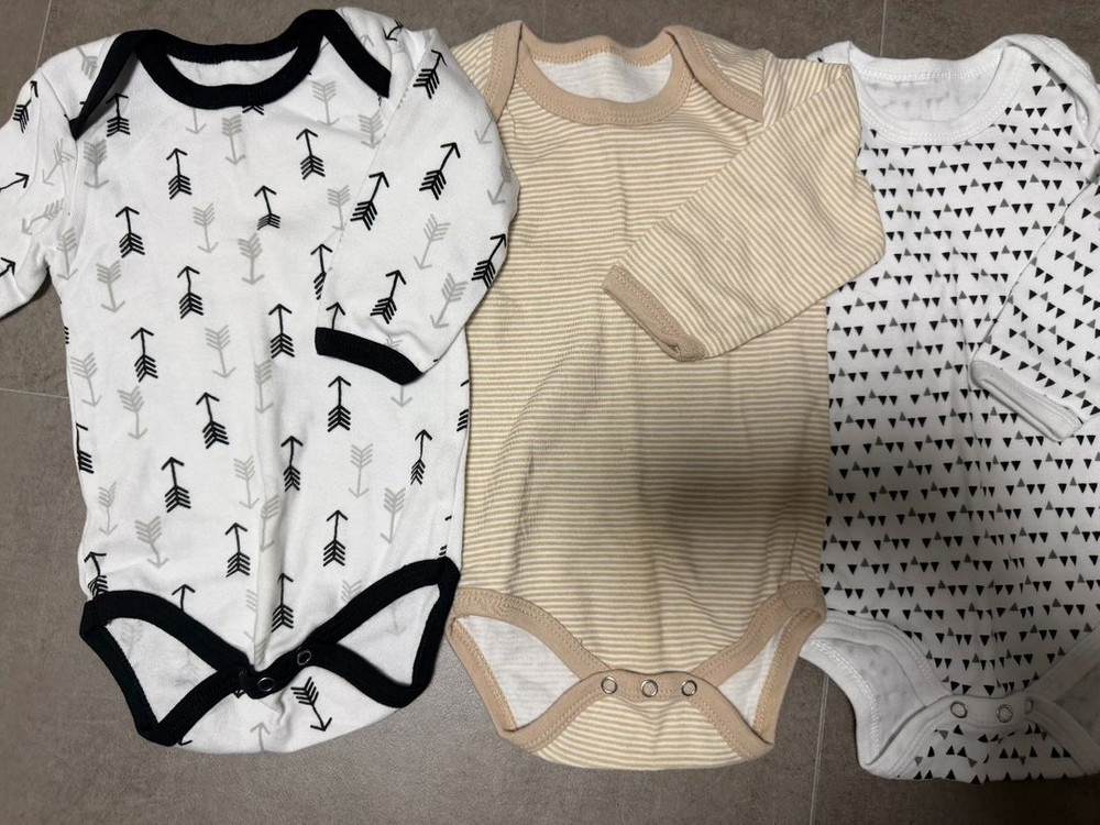 신생아 옷 이미지