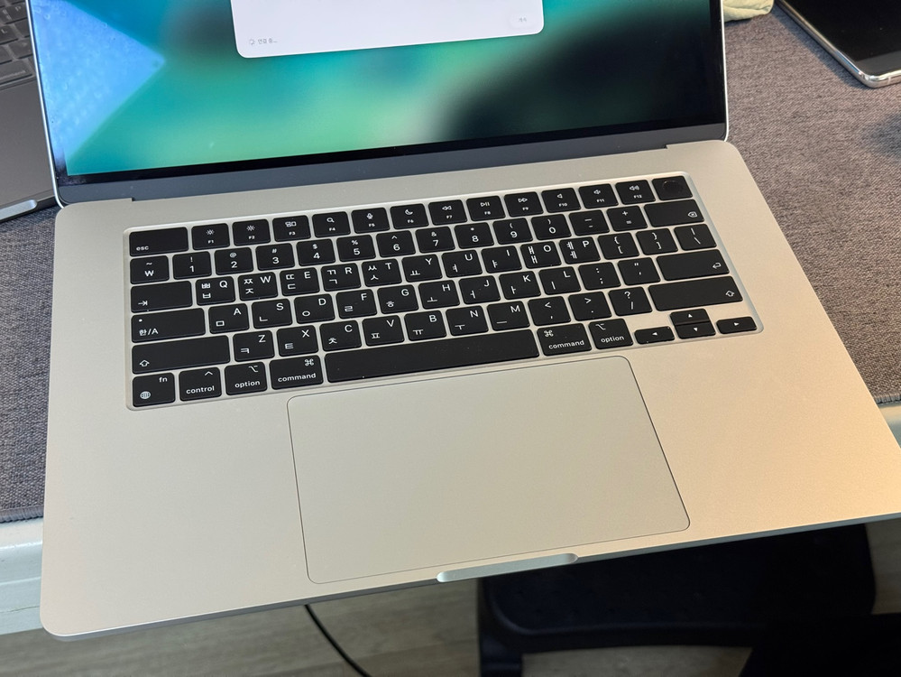 맥북 에어 m2 15인치 이미지