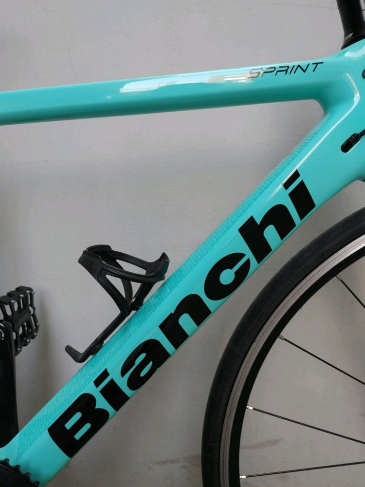 상태좋은 23년 비앙키 스프린트 시마노 105 카본로드자전거 50사이즈 팔아요. 이미지
