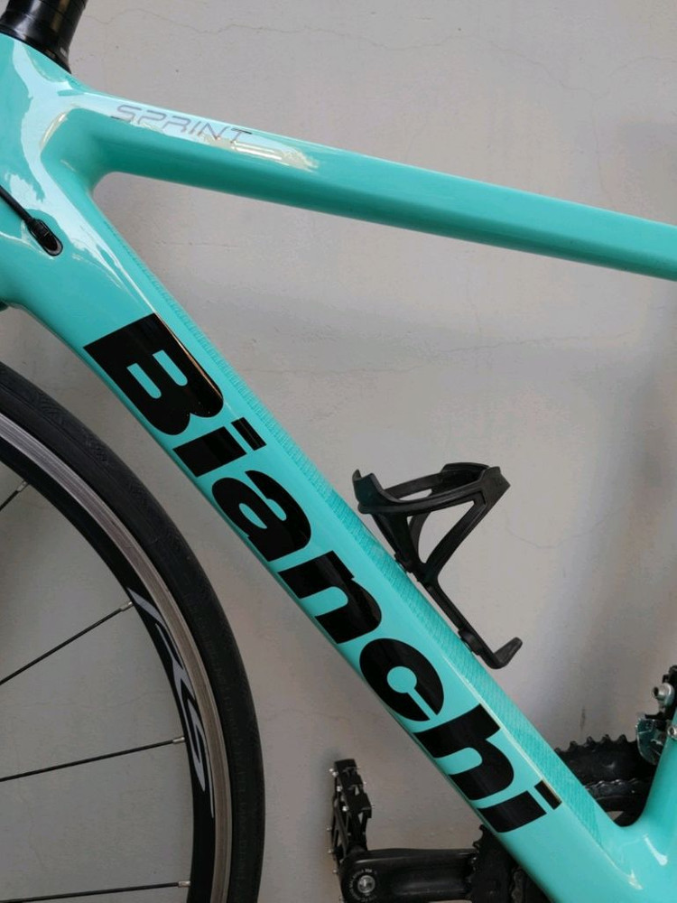 상태좋은 23년 비앙키 스프린트 시마노 105 카본로드자전거 50사이즈 팔아요. 이미지