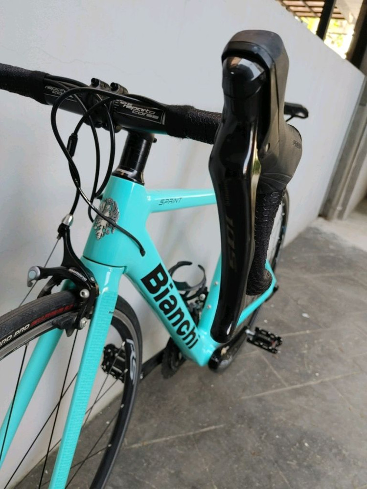 상태좋은 23년 비앙키 스프린트 시마노 105 카본로드자전거 50사이즈 팔아요. 이미지