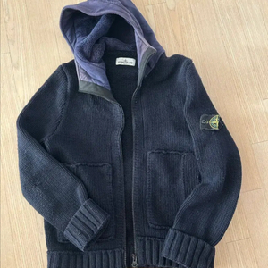 스톤아일랜드 후드니트집업 이미지