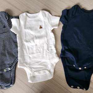 새제품+택포)베이비갭 신생아 바디수트 3종 세트(0-3m) 이미지