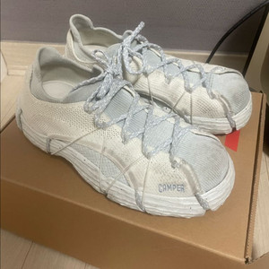 캠퍼 로쿠 화이트 스니커즈 eu41 260~265 사이즈 김신영신발 팔아요 이미지