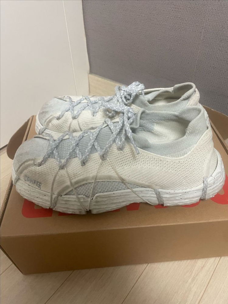 캠퍼 로쿠 화이트 스니커즈 eu41 260~265 사이즈 김신영신발 팔아요 이미지