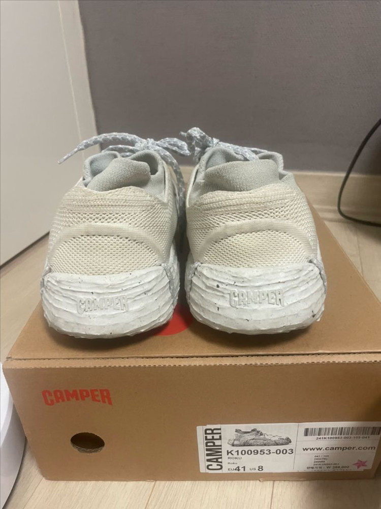 캠퍼 로쿠 화이트 스니커즈 eu41 260~265 사이즈 김신영신발 팔아요 이미지