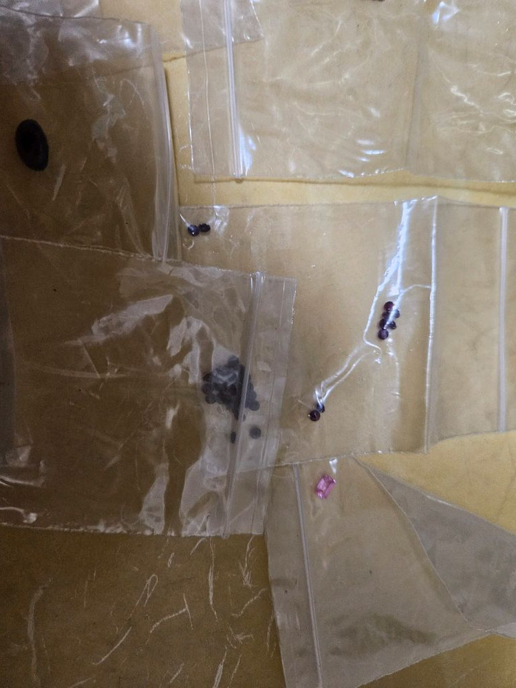 다양한 합성보석류 루비.사파이어.오팔.가넷.문스톤.스피넬.자수정.큐빅류 등 일괄 이미지