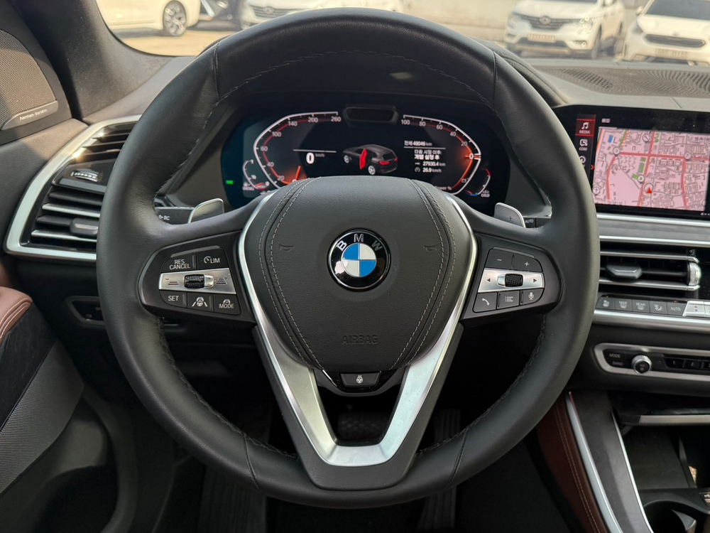 BMW X5 (G05) xDrive 30d xLine 23년 04월 48051km 완전무사고 흰색 브라운시트 입니다 이미지