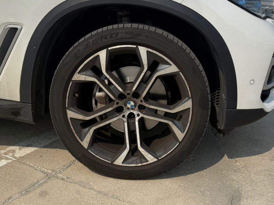 BMW X5 (G05) xDrive 30d xLine 23년 04월 48051km 완전무사고 흰색 브라운시트 입니다 이미지