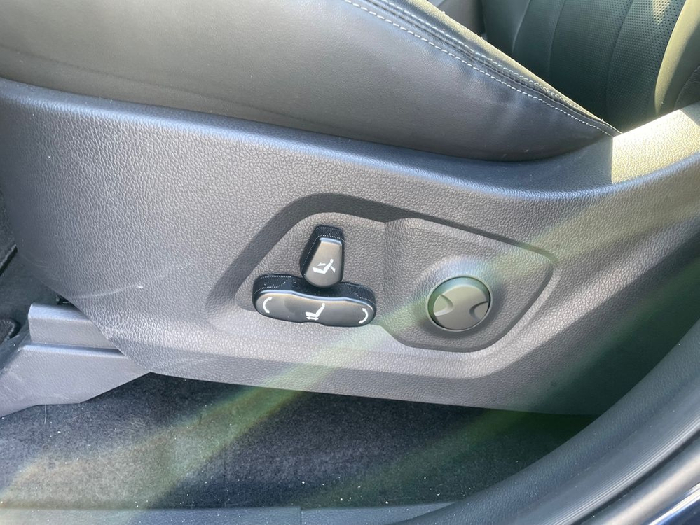 더 뉴 렉스턴 스포츠 칸 디젤 2.2 4WD 노블레스 중고차 22년01월 7058km 완전무사고 입니다. 이미지