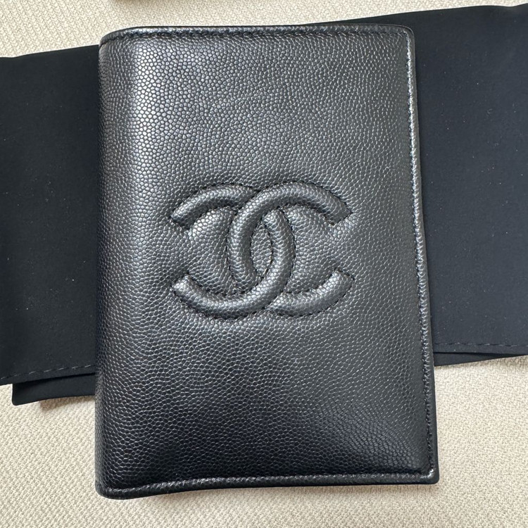 샤넬 클래식 캐비어 여권지갑 반지갑 내장칩 이미지