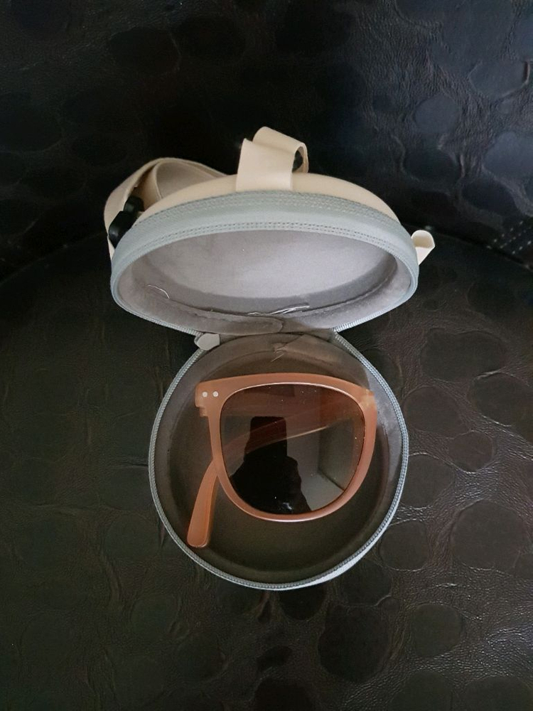 접이식 선글라스 이미지