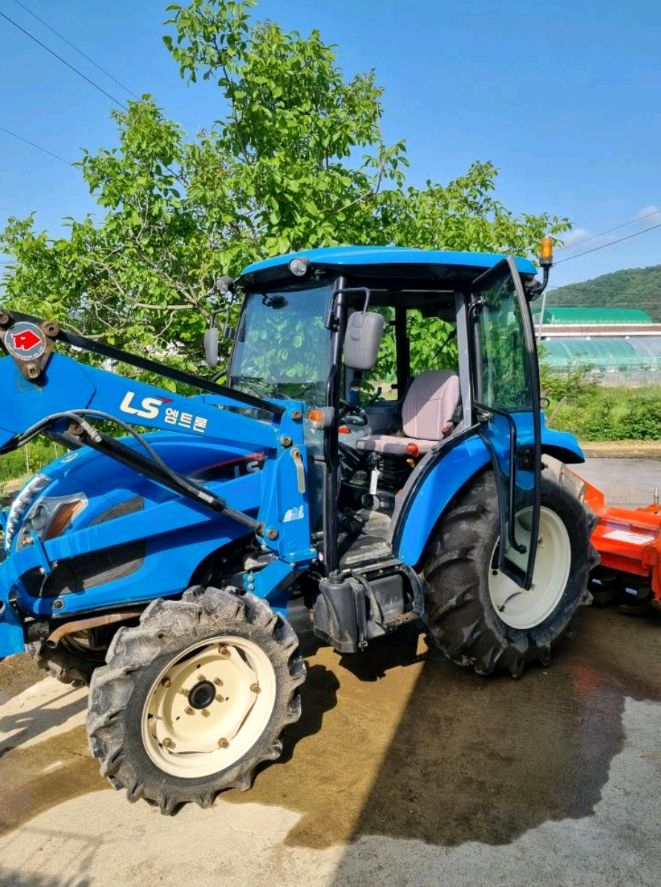 LS트랙터 48마력 A급 판매합니다. 이미지