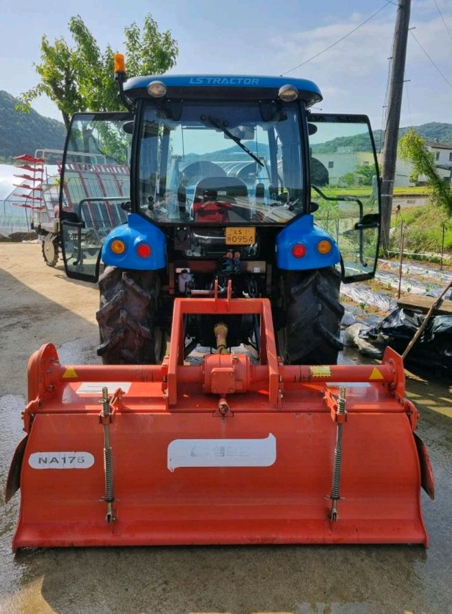 LS트랙터 48마력 A급 판매합니다. 이미지