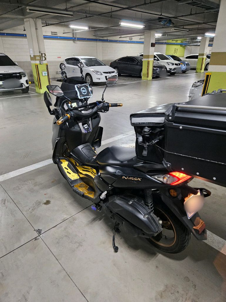 23년식 nmax125 20,xxx키로 판매합니다 이미지