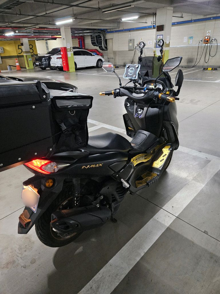 23년식 nmax125 20,xxx키로 판매합니다 이미지