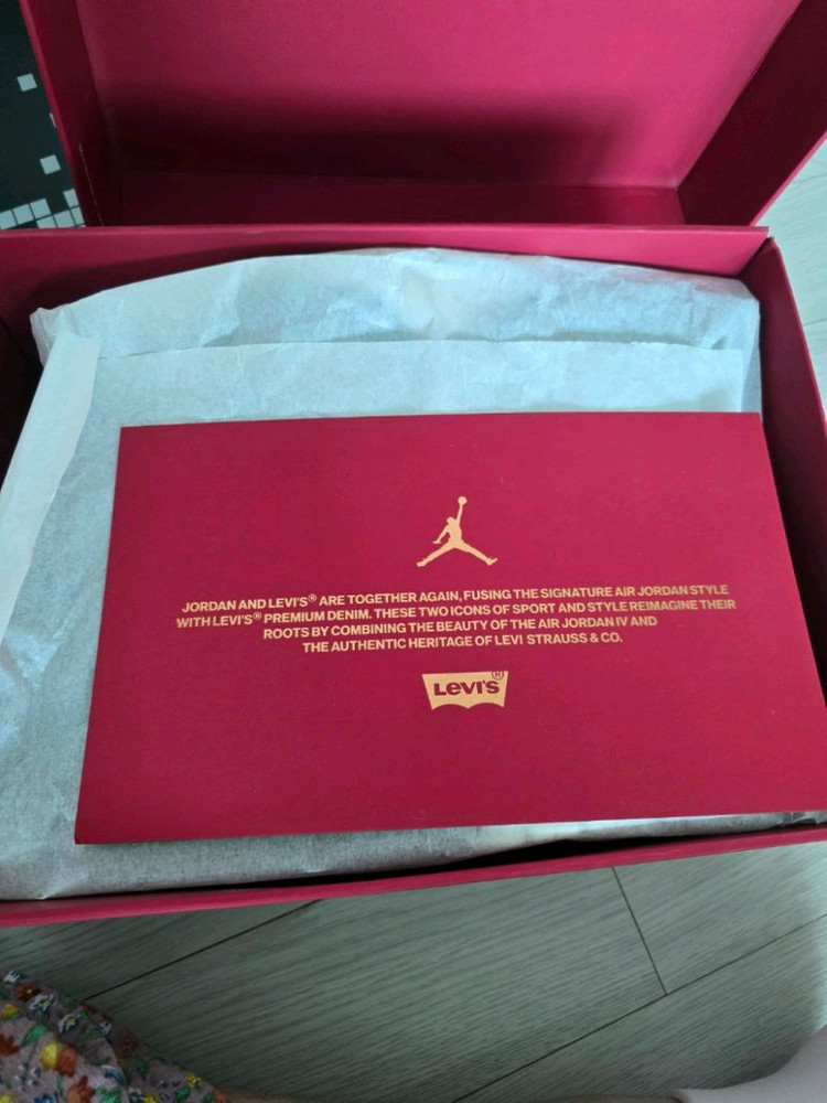 조던 4 리바이스 데님 이미지