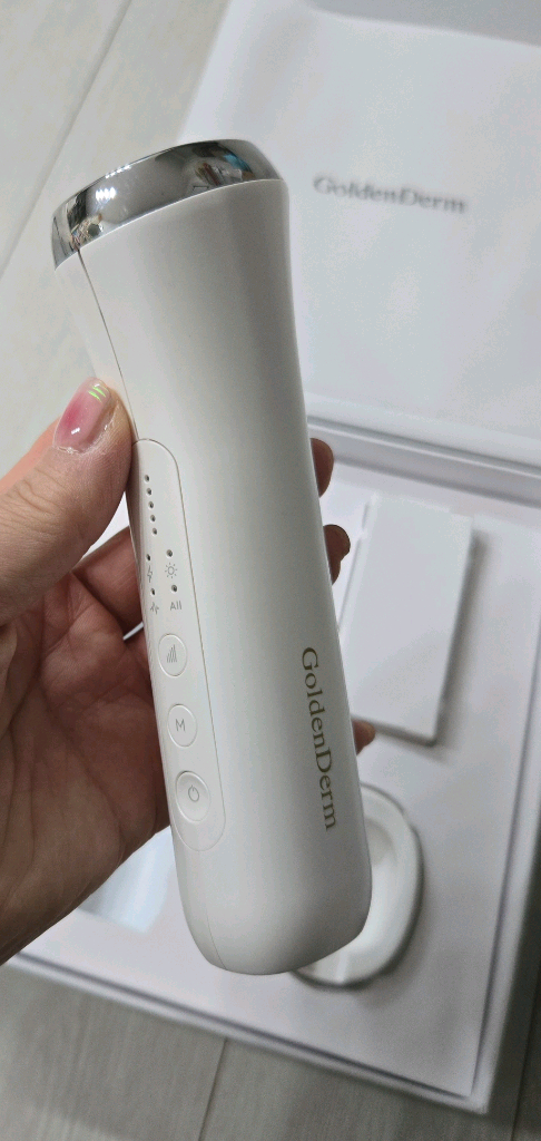 가격내림 택포) 거의새것 골든덤 지엔알 부스터 갈바닉 고주파 리프팅 뷰티디바이스 (미개봉 앰플3개+전용파우치) 이미지