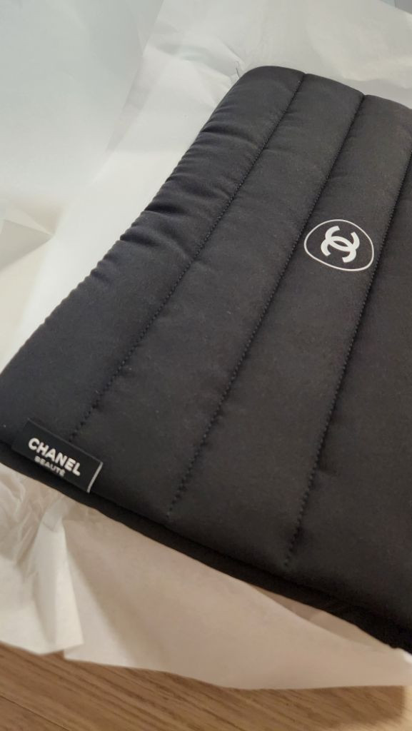 새제품)샤넬 패딩 노트북 맥북 아이패드 파우치 이미지