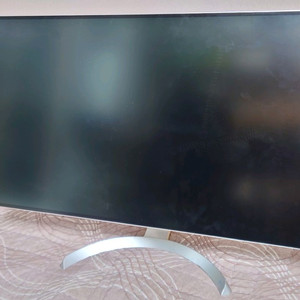 LG 32인치 4K 모니터 32UD89-W 이미지