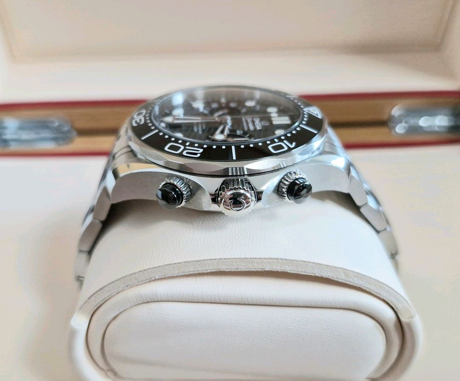 오메가 씨마스터 다이버 300M 크로노그래프 44mm 이미지