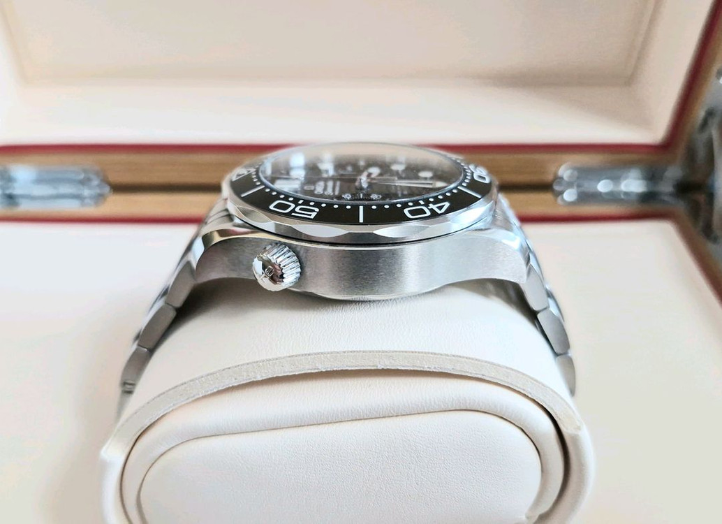 오메가 씨마스터 다이버 300M 크로노그래프 44mm 이미지