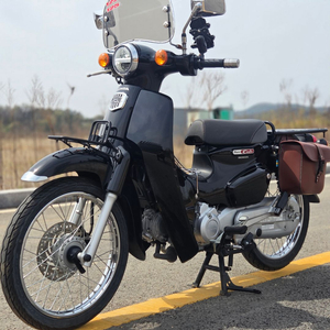 최저가)23년식 슈퍼커브110 풀셋팅 짧은키로수 민트급 판매합니다. 이미지