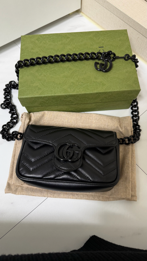 구찌 GG 마몽 벨트백 슈퍼 미니 크로스백 블랙 699757 이미지