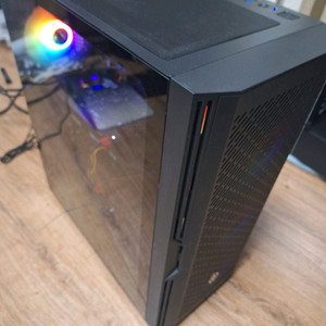 게이밍 컴퓨터 PC 본체 i5-9400F GTX 1650 발로란트 오버워치 로아 게임용 데스크탑 이미지