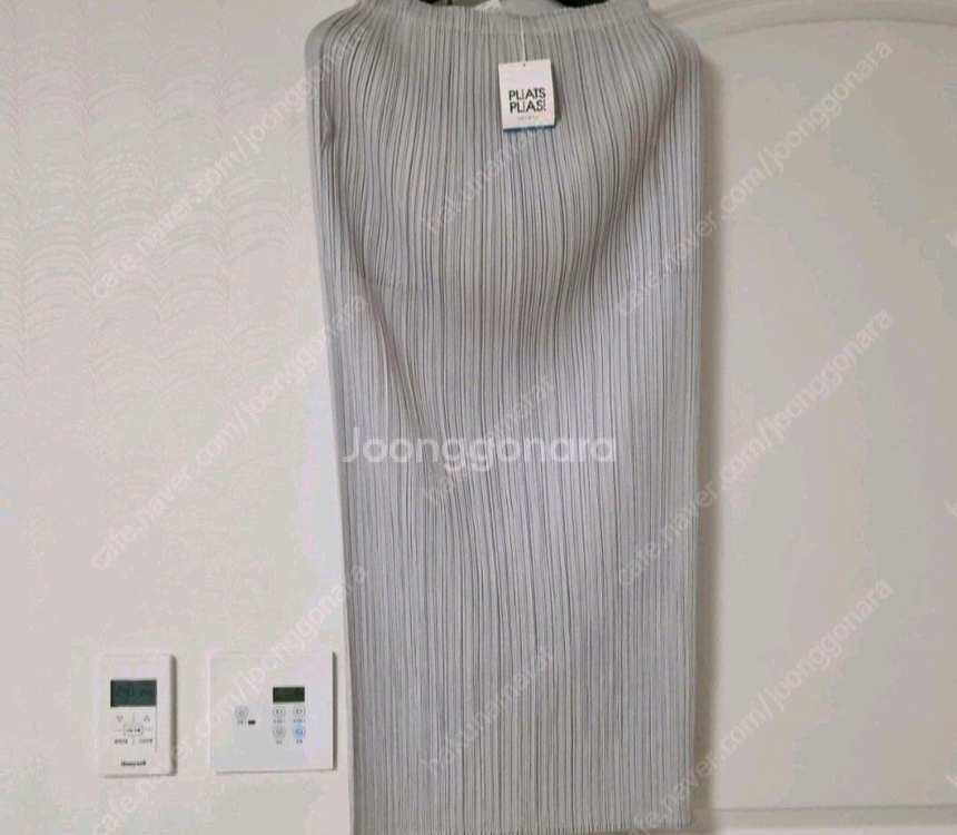 이세이미야케 플리츠플리즈 베이직 스커트 3사이즈 새상품 라이트그레이 이미지