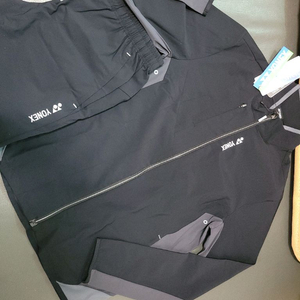 요넥스 우븐 트레이닝 세트 이미지